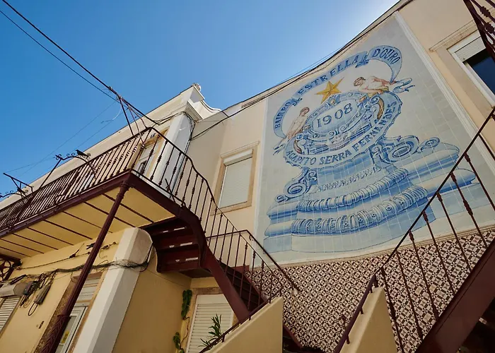 The Lisbon Nest